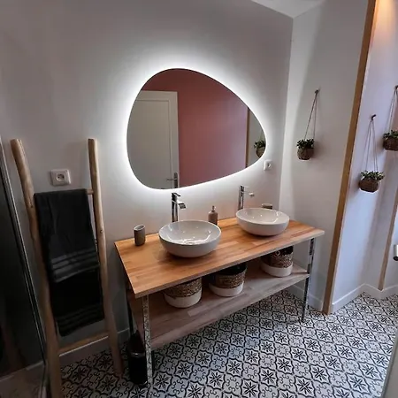 Richard Merrill 2 Personnes En Plein Centre *