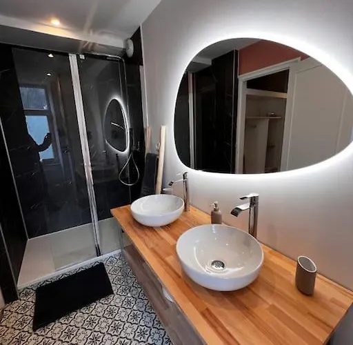 Richard Merrill 2 Personnes En Plein Centre * Sainte-Mère-Église