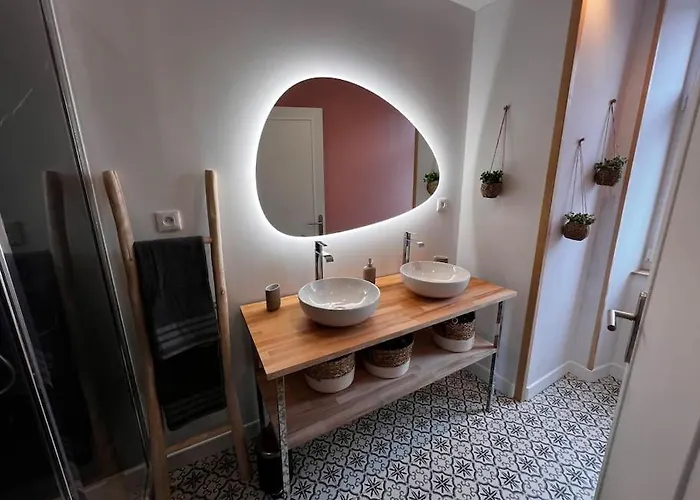 Richard Merrill 2 Personnes En Plein Centre *