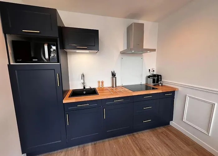 Richard Merrill 2 Personnes En Plein Centre *